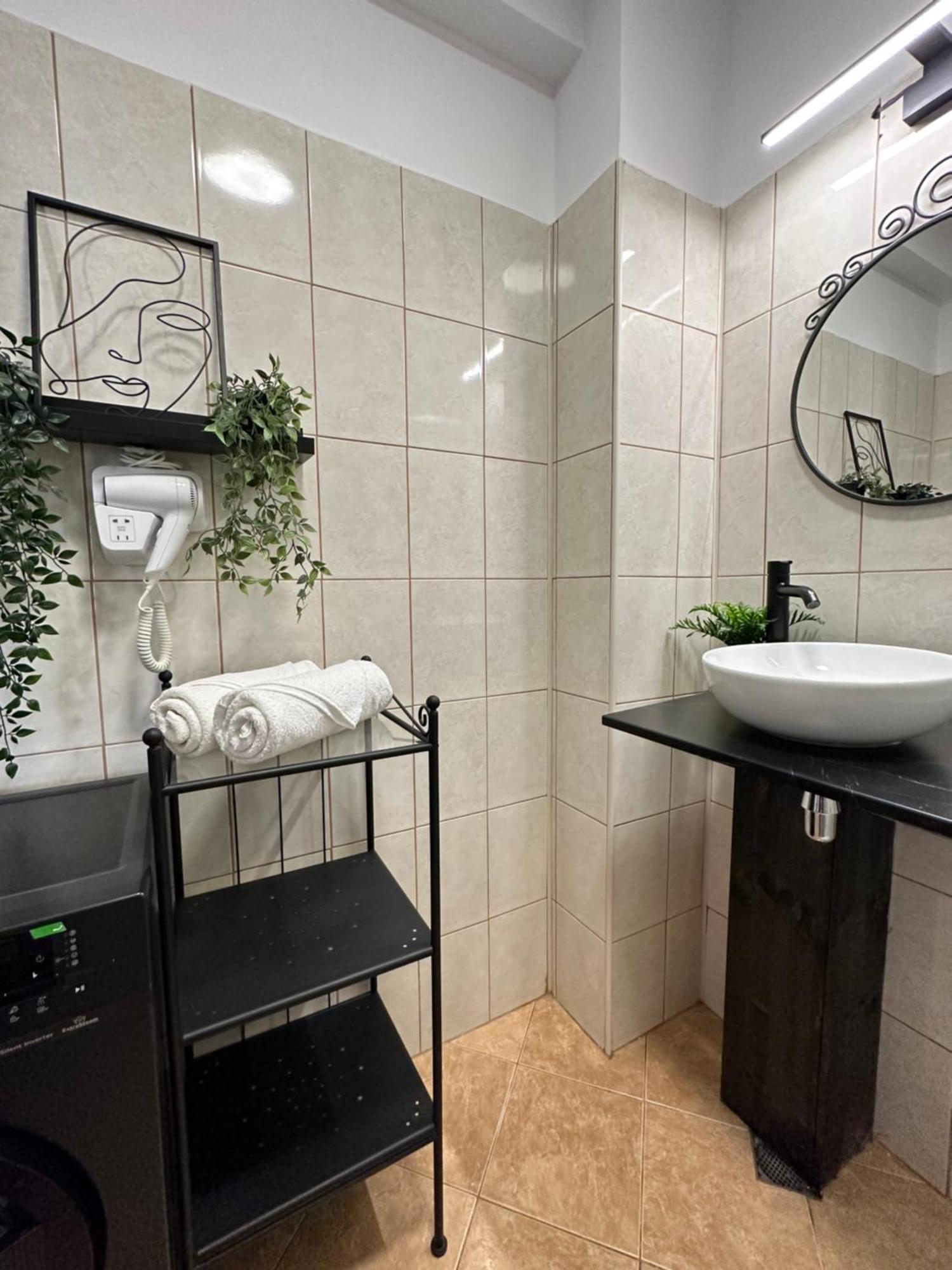 Апартаменты Central Studio Sapphire Бухарест Экстерьер фото